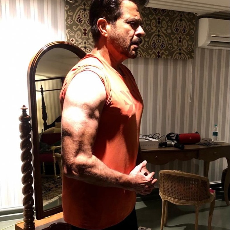 أنيل كابور استغل فترات الإغلاق بسبب كورونا في الرياضة ورفع لياقته البدنية