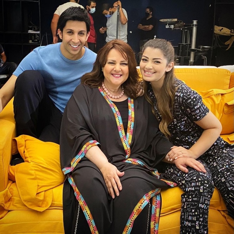 دلال عبد العزيز وهشام جمال وليلى احمد زاهر