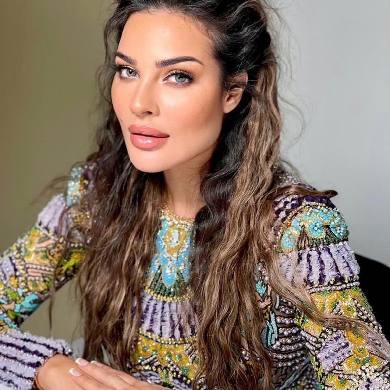 نادين نسيب نجيم 