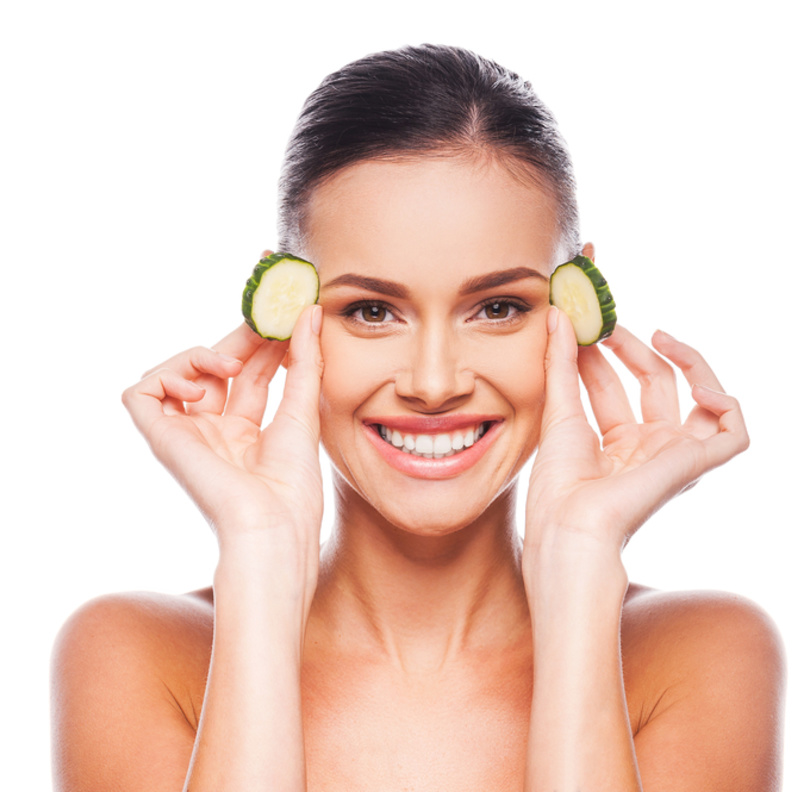 ماسكات الخيار لتهدئة البشرة في الصيف