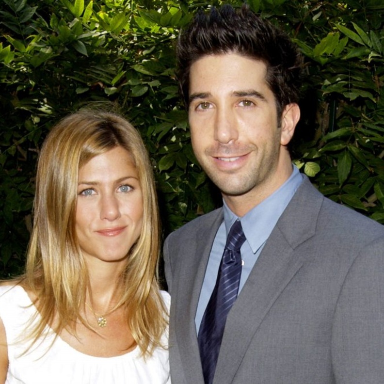 ديفيد شويمر وجينيفر أنيستون 