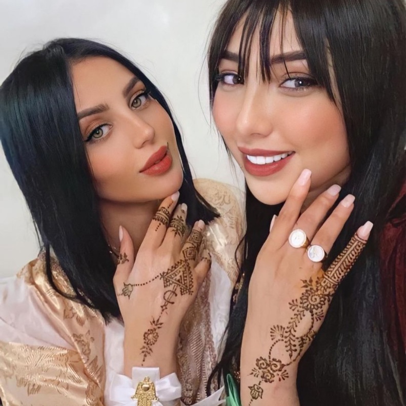 ابتسام بطمة وشقيقتها