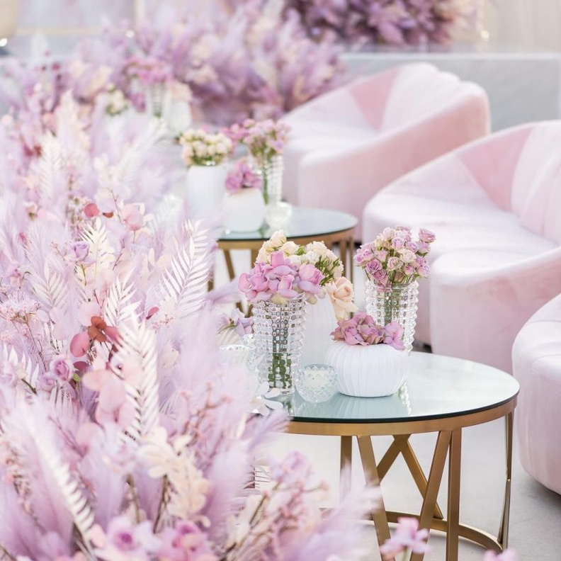 ثيمات زفاف مميزة 2021 باللون البنفسجي من تنظيم Bianca Events