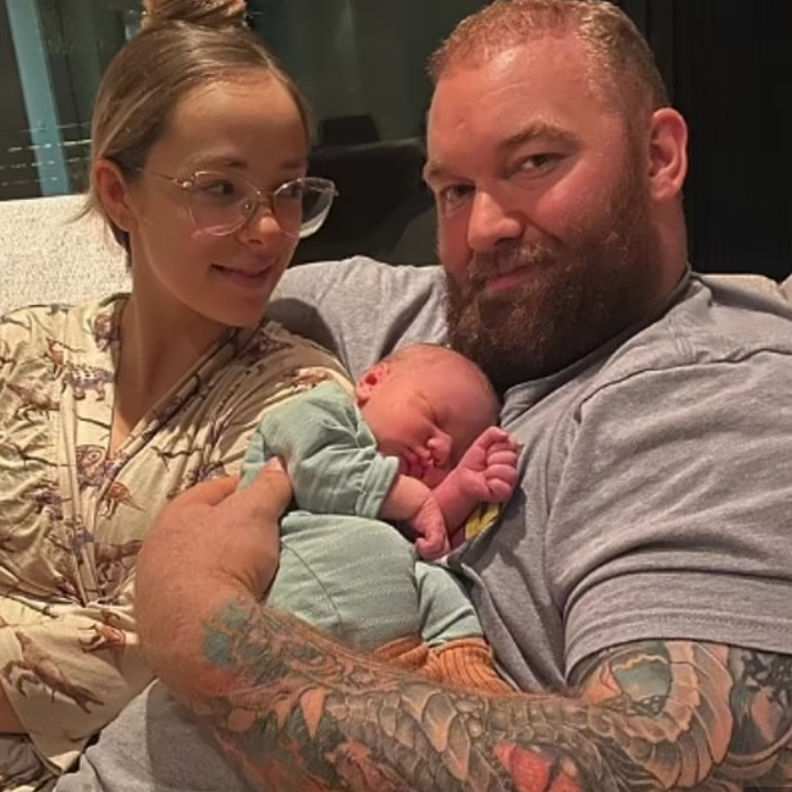 صورة عائلية لنجم "لعبة العروش"