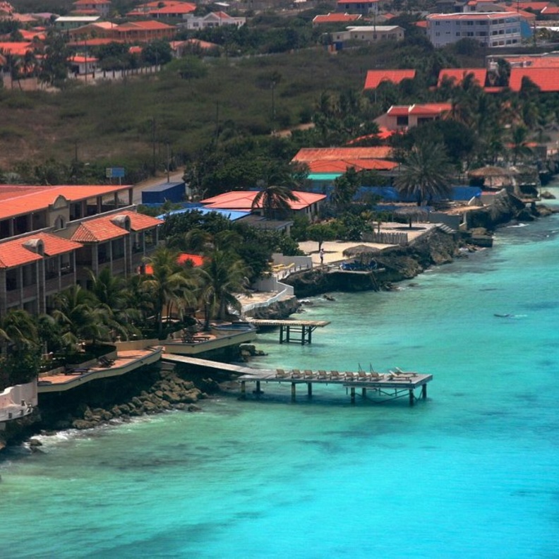 أجمل العطلات الرومانسية في جزيرة بونير بواسطة V.Vergne