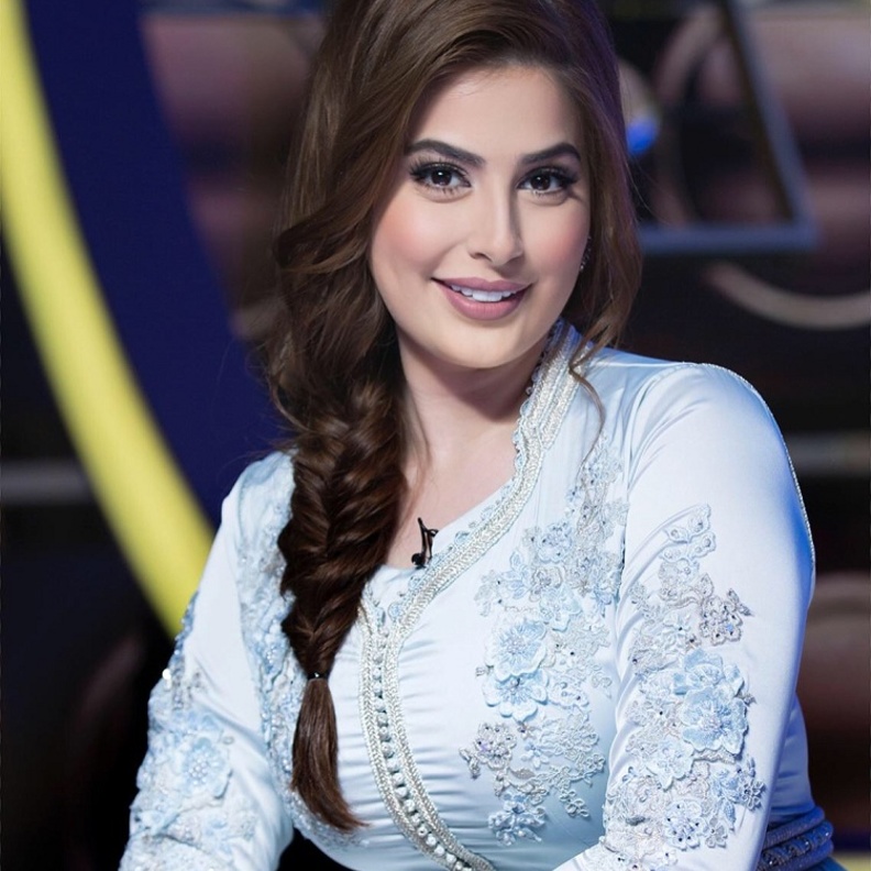 تسريحات شعر طويل على طريقة رؤى الصبان