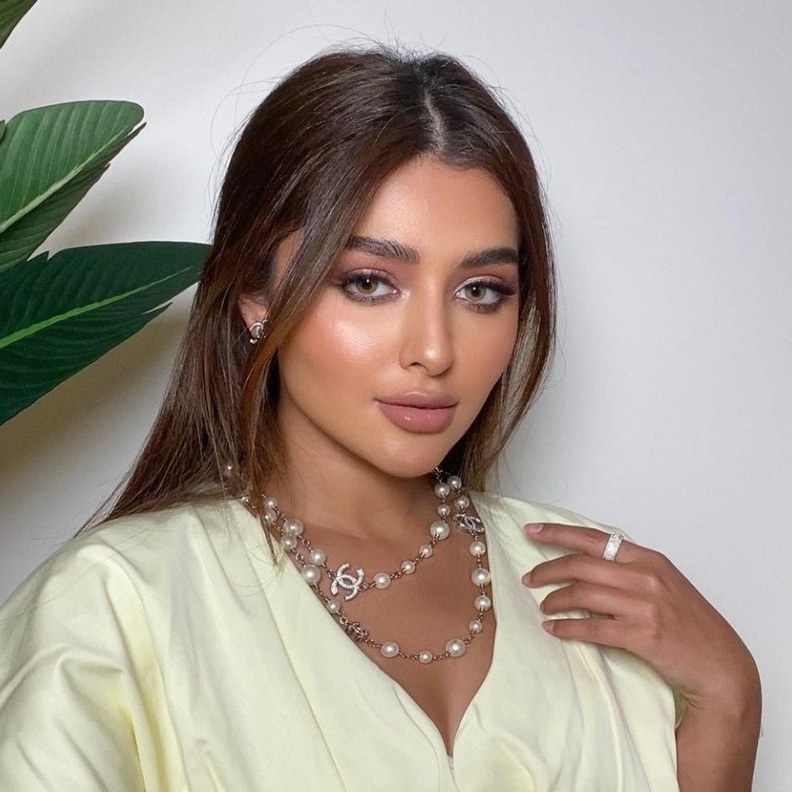 مكياج الوجه على طريقة إلين سليمان