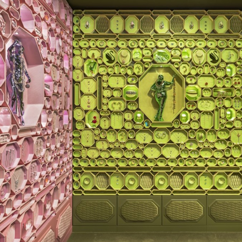 لقاء يمزج العلم بالسحر في عالم SWAROVSKI الجديد