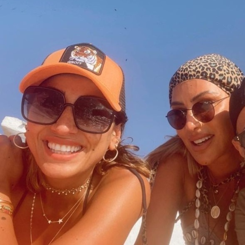 اجازات النجوم العرب 2021