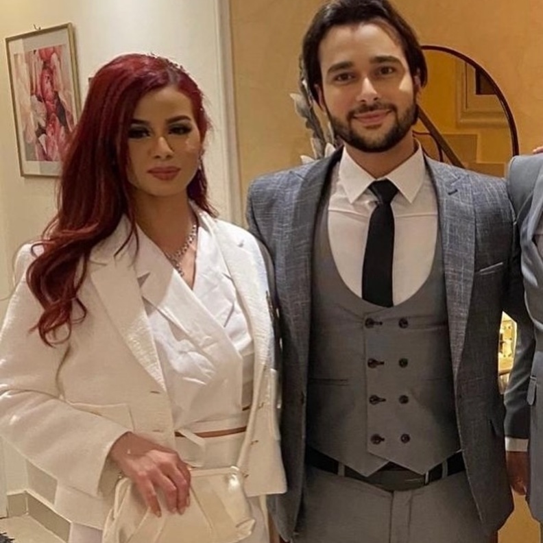 منة عرفة وخطيبها