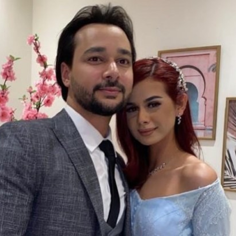 منة عرفة وخطيبها