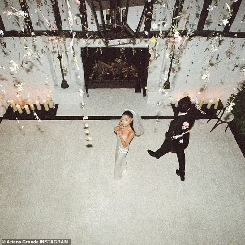  أريانا غراندي خالفت التقاليد في حفل زفافها