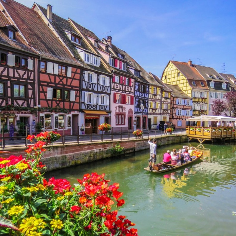 مشاهد ساحر في كولمار فرنسا بواسطة Kiefer