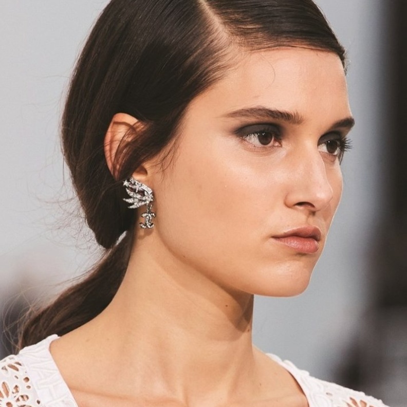 دليلك لبشرة نضرة وخالية من العيوب هذا الموسم