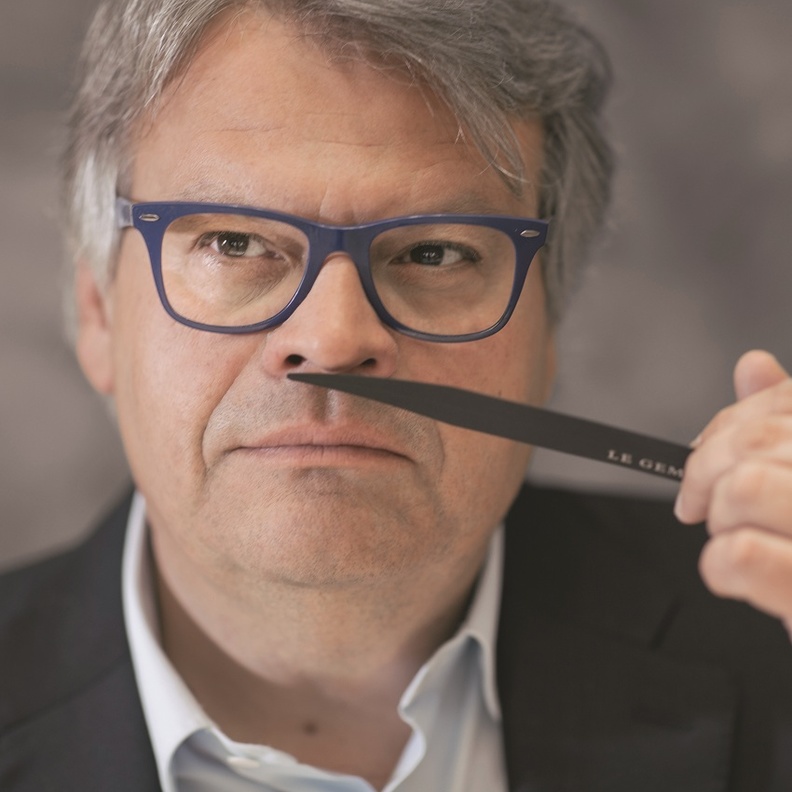 جاك كافالييه لـ "هي": عطور Allegra من Bulgari تخاطب المرأة العصرية التوّاقة لابتكار عطرها الخاص