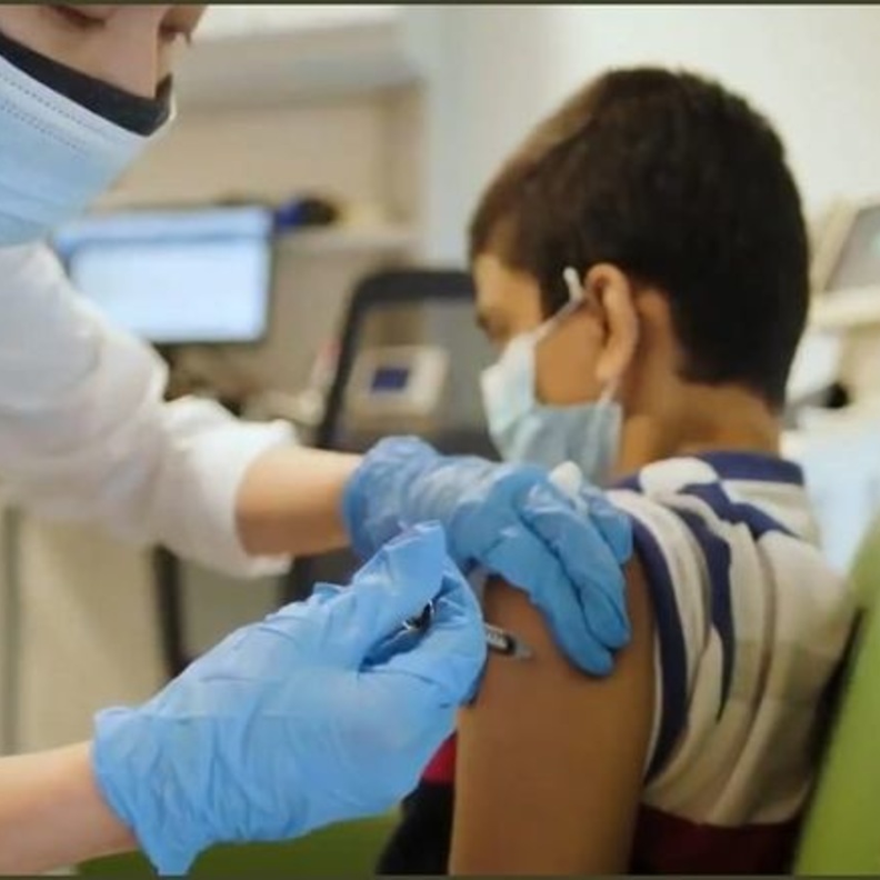  الإمارات توفر لقاح فايزر للفئة العمرية 12-15 عاما