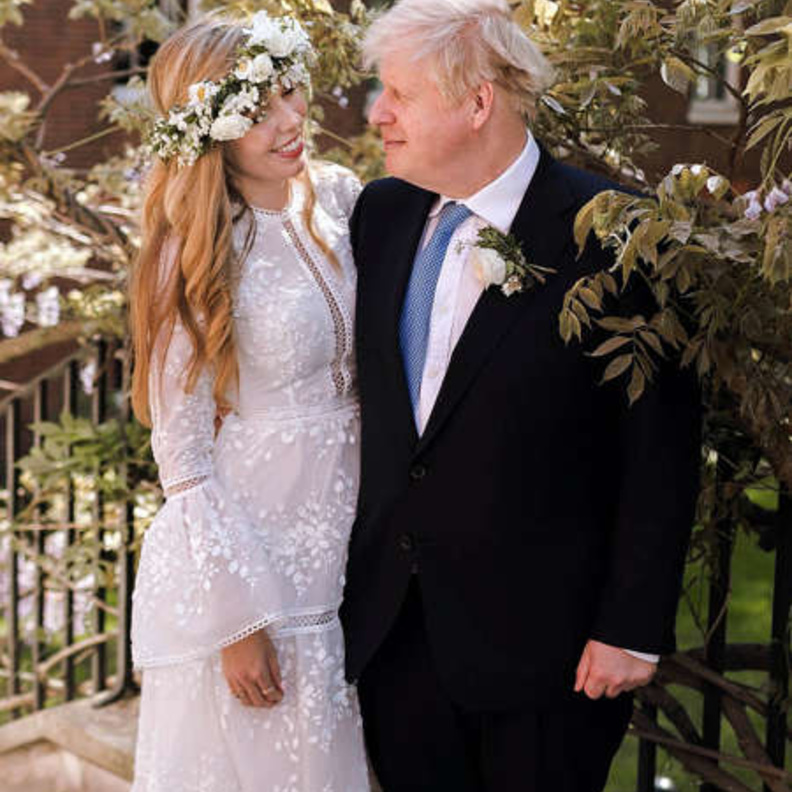  عروس رئيس وزراء بريطانيا استأجرت فستان زفاف بسعر 45 إسترليني