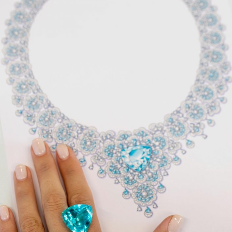 عقد مرصّع بأحجار تورمالين بارايبا يسطع كنجم جديد في مجموعة Chopard