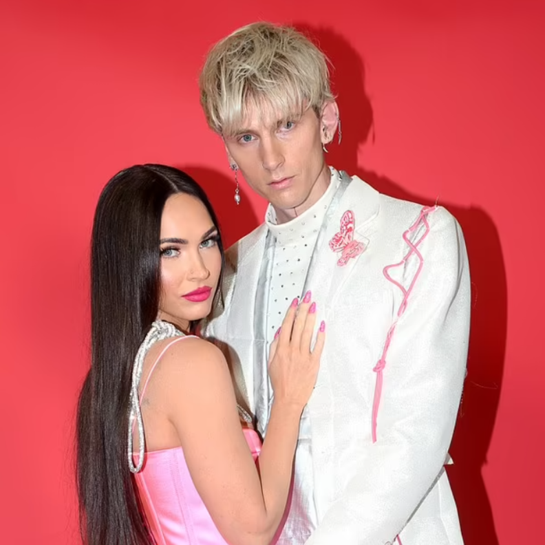 ماشين جن كيلي و ميجان فوكس