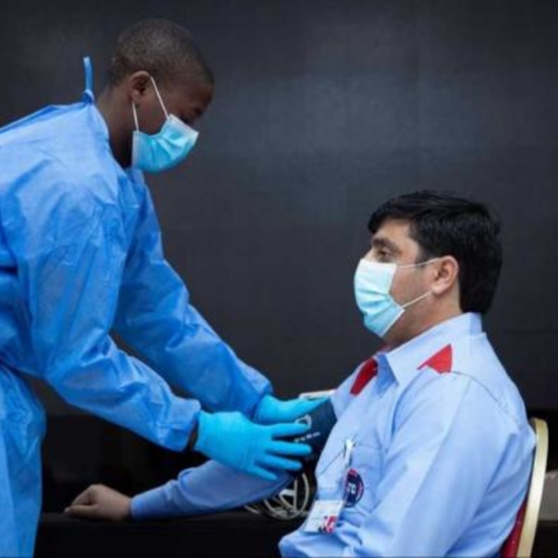 الإمارات تسجل 2154 حالة كورونا جديدة