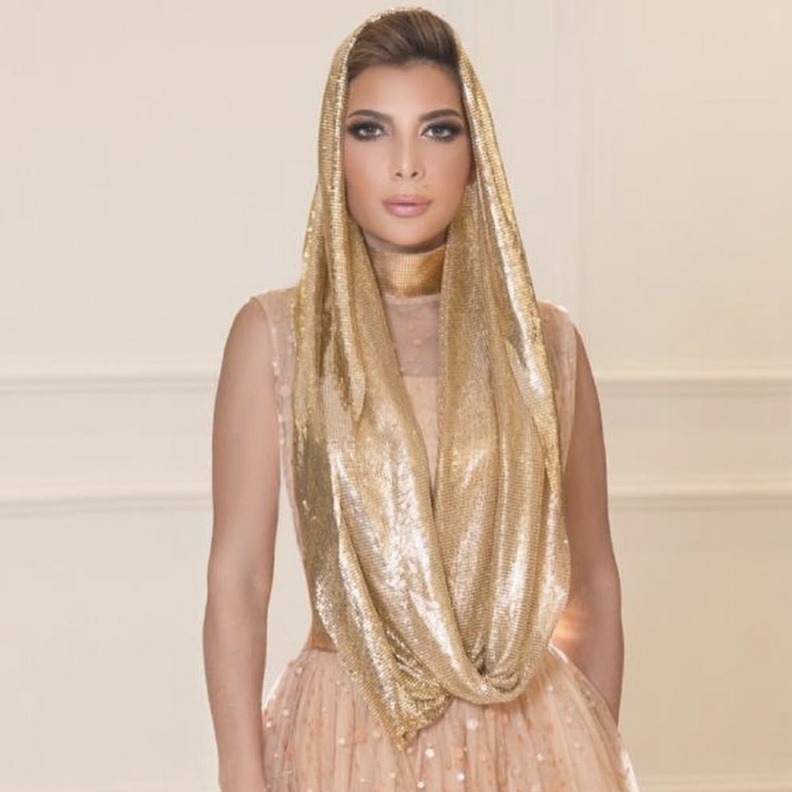 أصالة تبهر الجمهور بإطلالة أنيقة من توقيع براند سعودي