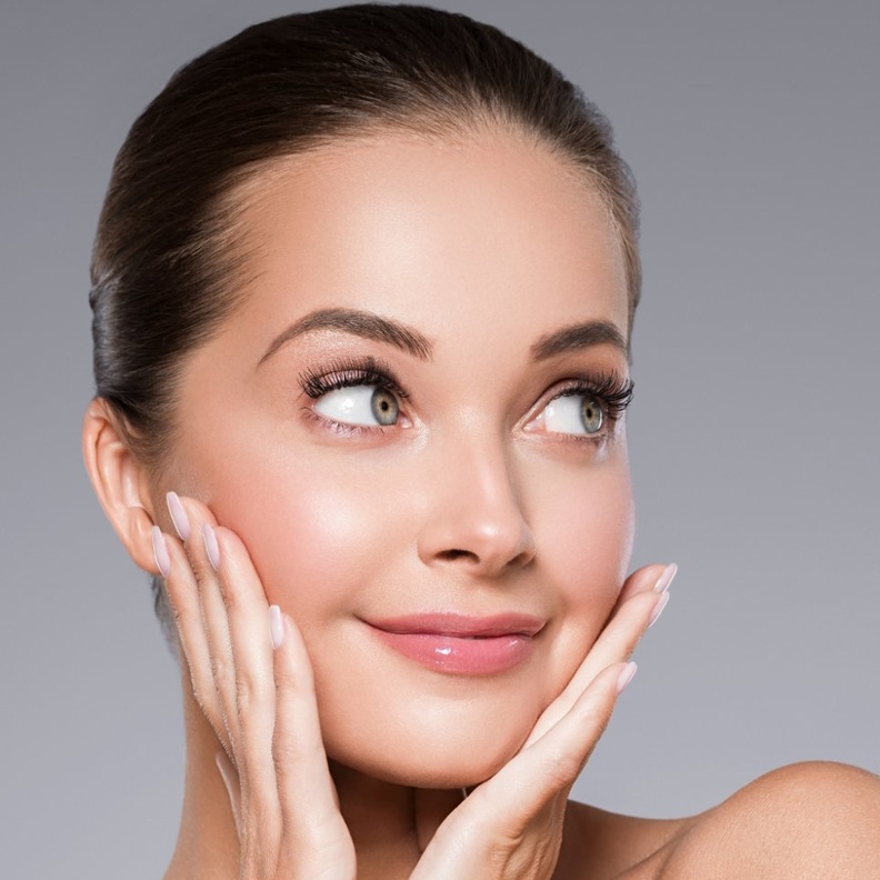 طريقة عمل غسول طبيعي للوجه لصاحبات البشرة الحساسة