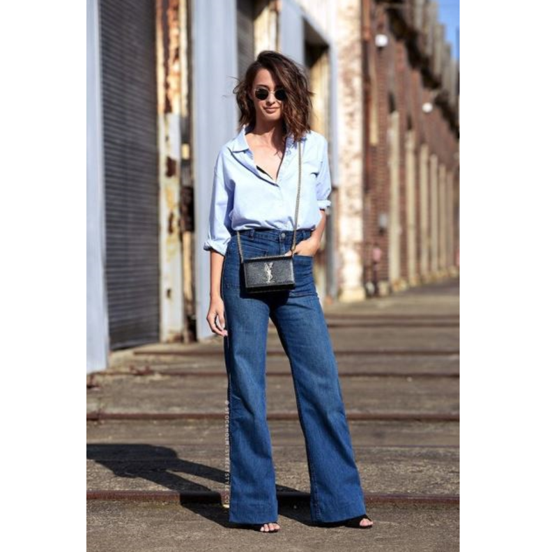 نسقي البنطلون Wide-Leg مع القميص وصندل بكعب عالٍ للمسة من الأناقة