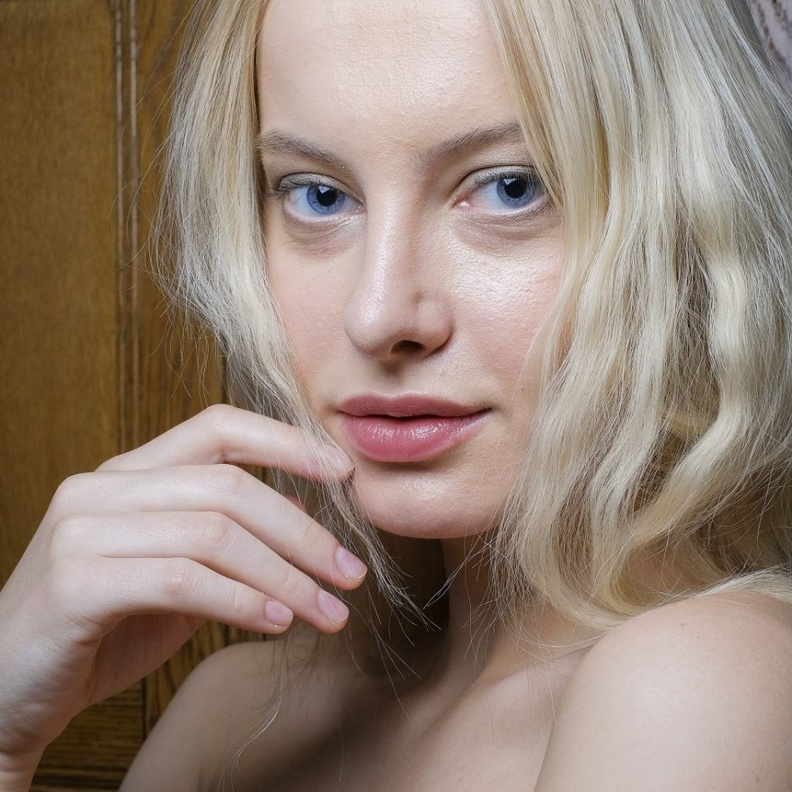  احدث الوان طلاء الاظافر النيود لاطلالات يومية في صيف 2021