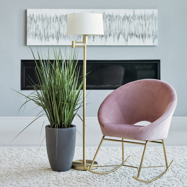  كرسي هزاز لغرف النوم باللون الوردي الباستيل