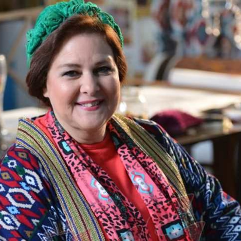 دلال عبدالعزيز