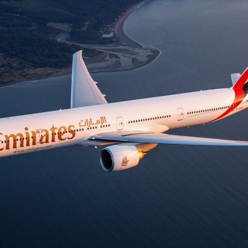 رحلات من طيران الإمارات إلى نيس وليون في يوليو