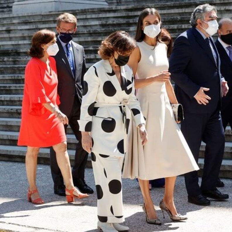 الملكة ليتيزيا تفتتح معرض إميليا باردو بازان