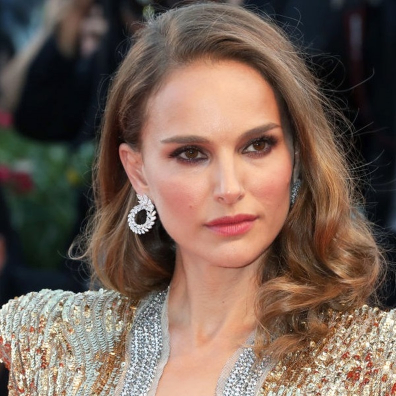 أقراط ناتالي بورتمان من شوبارد