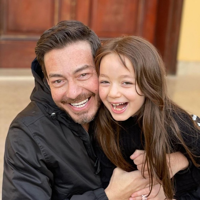 أحمد زاهر وابنته منى