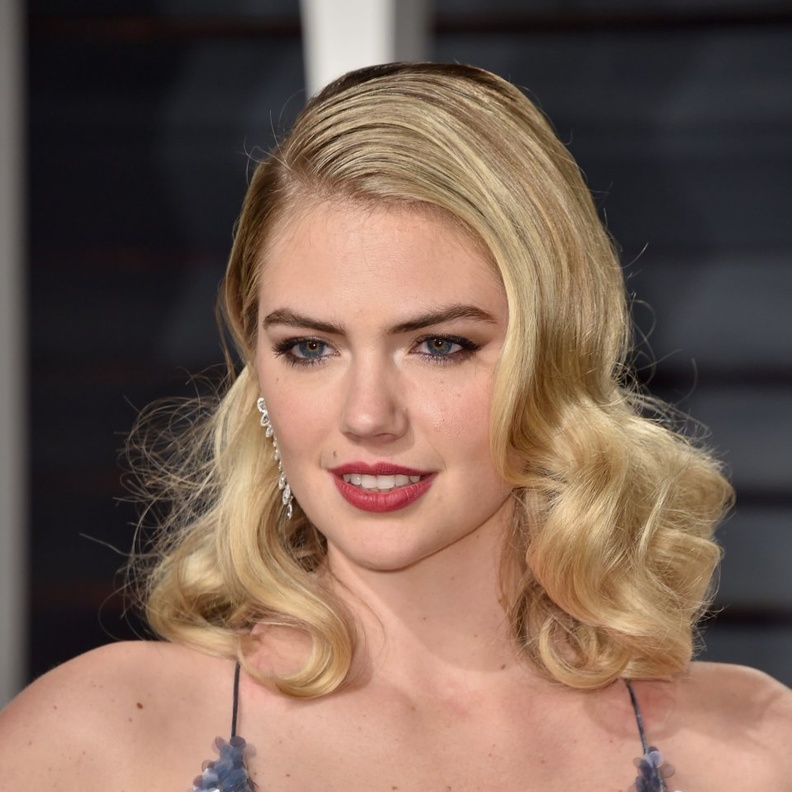 تسريحة شعر كلاسيكية على طريقة كيت