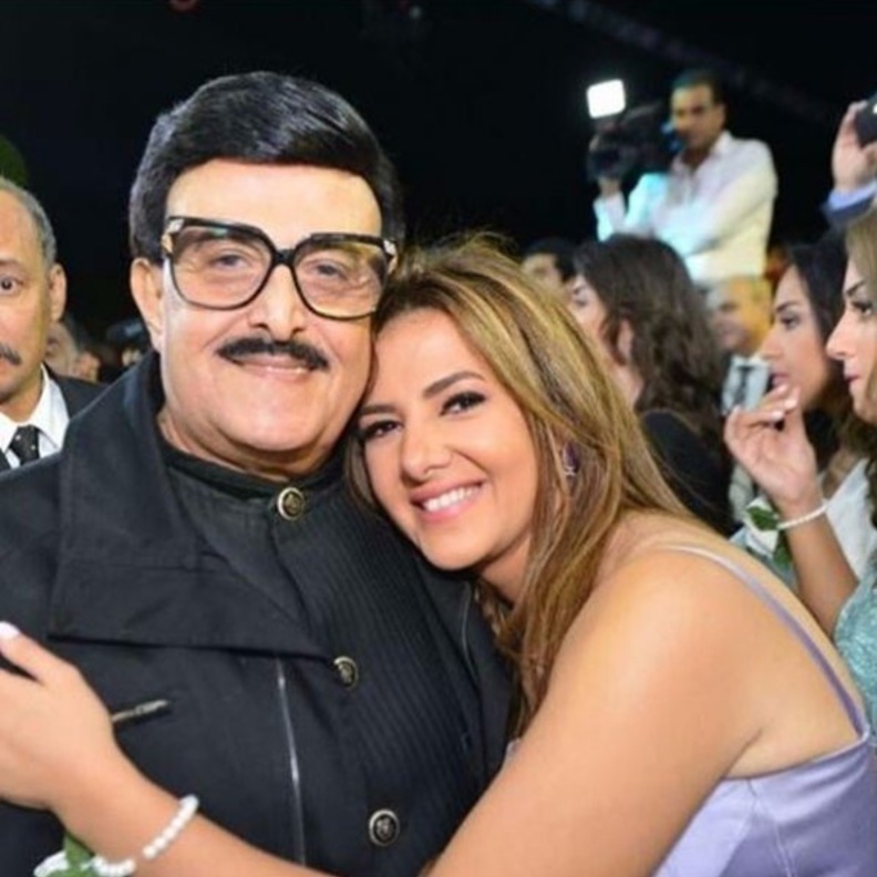 دنيا سمير غانم مع والدها الراحل