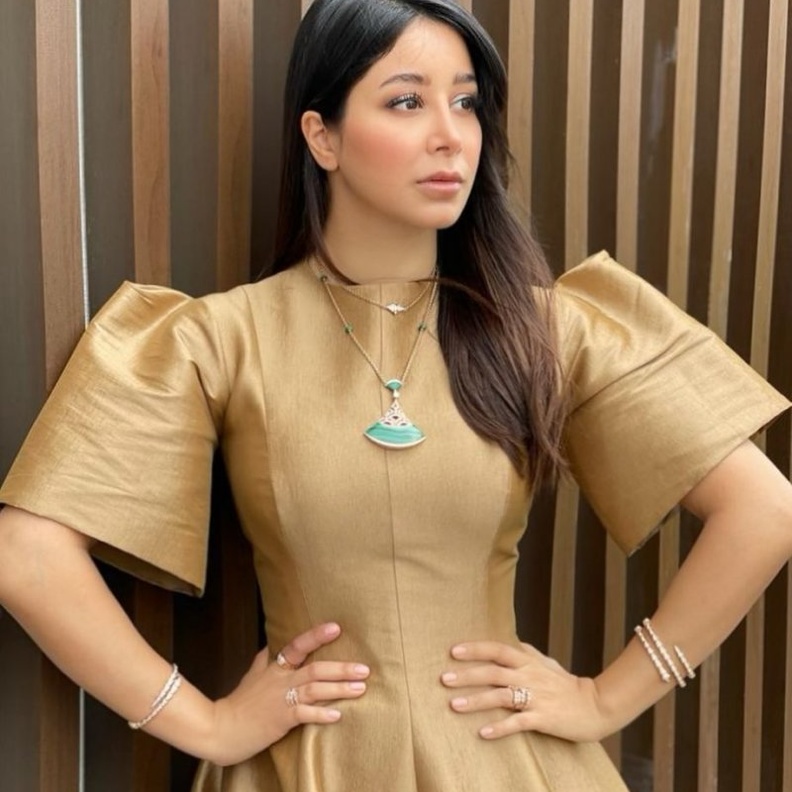 اسيل عمران بقلادة بولغري