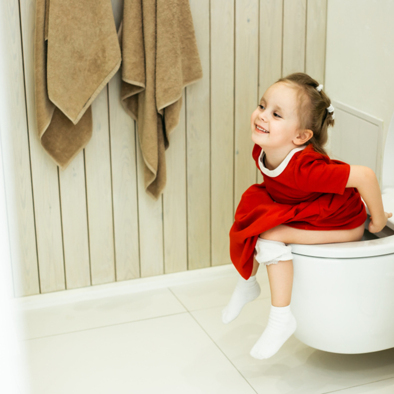  10 حيل تشجع الطفل على دخول الحمام