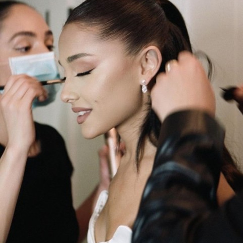 صور جديدة من حفل زفاف أريانا غراندي 