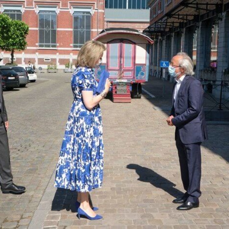 الملكة ماتيلد تزور مدرسة السيرك في بروكسيل