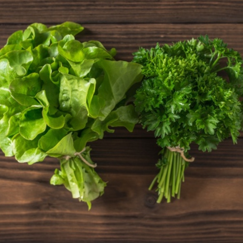 ماهي فوائد الخس والبقدونس للصحة