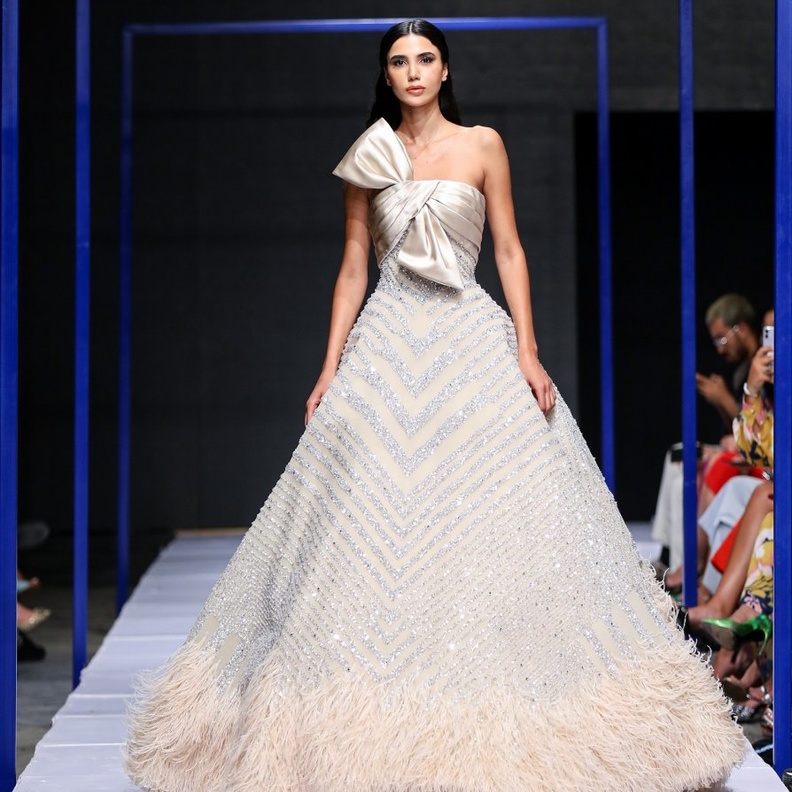 صور مجموعة رامي قاضي لكوتور صيف 2021 التي تحتفي بأعوامه العشرة فيWalk of Cairo