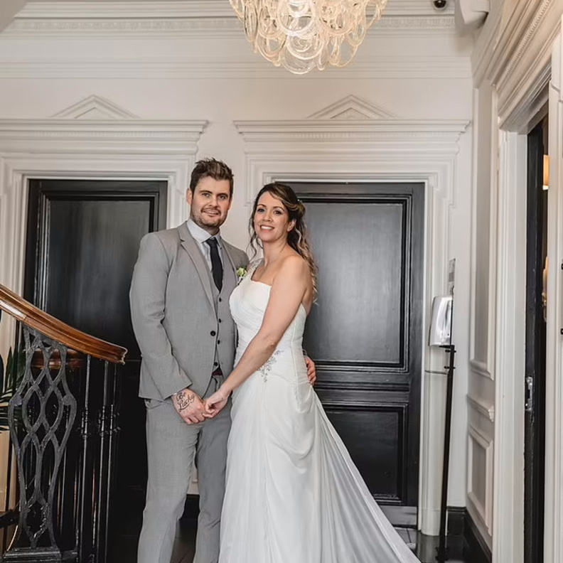  ما الذي يدفع العروس الى استئجار فستان الزفاف ؟