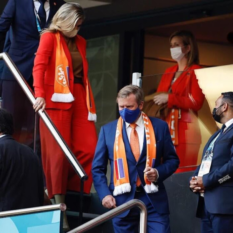 ملك وملكة هولندا يحضران مباراة هولندا وأوكرانيا في بطولة الأمم الأوروبية