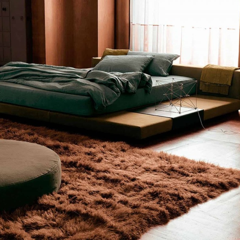  الخشب يضيف الدفء على ديكور غر فة نوم عصرية