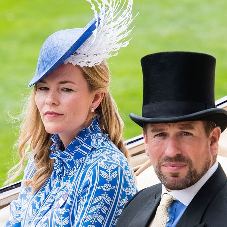 بيتر وأوتوم فيليبس يصدران بيانا مشتركا بعد طلاقهما رسميا