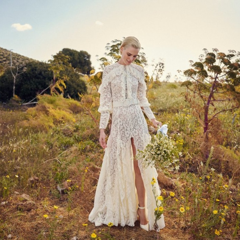  فساتين زفاف دانتيل فرنسي من مجموعة costarellos