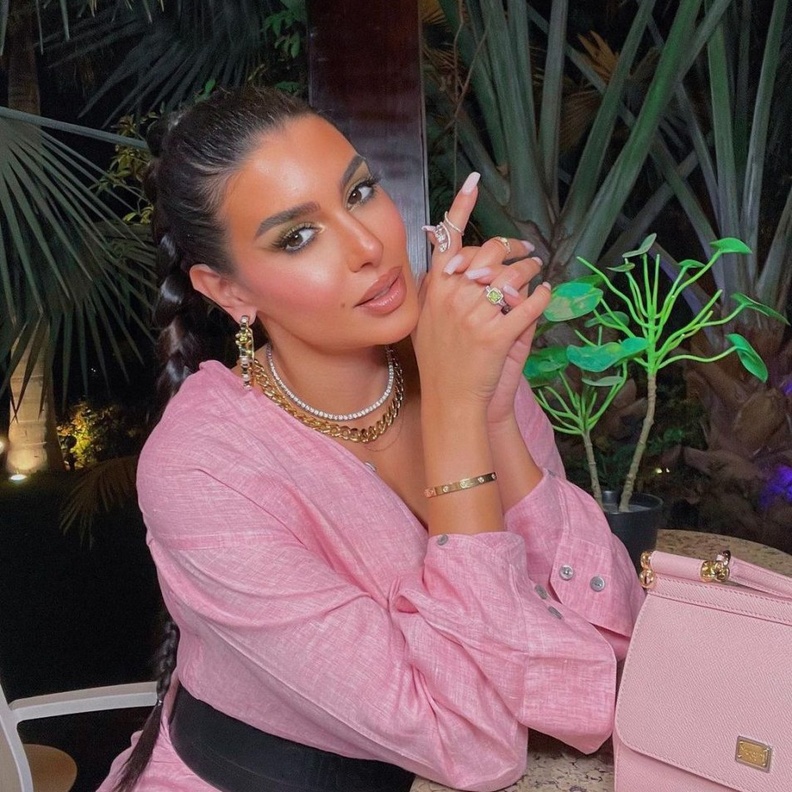 ياسمين صبري بمجموعة مجوهرات مميزة