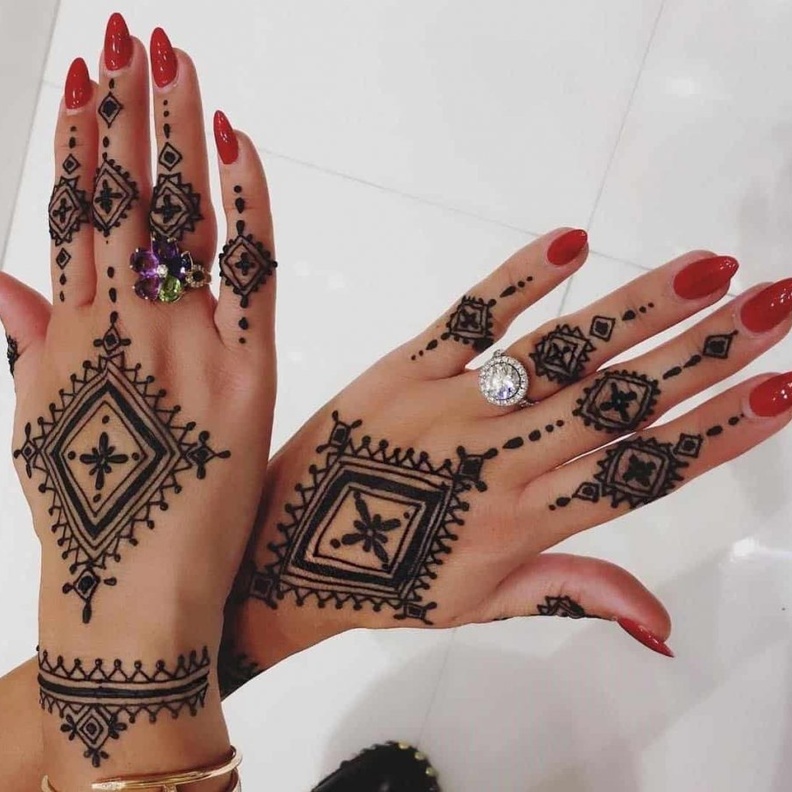 أشكال هندسية ناعمة وجذابة للعروس