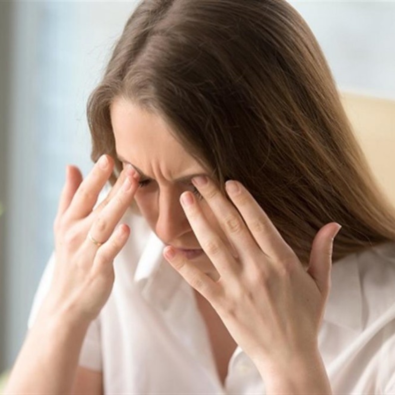 ماهي اعراض قرحة القرنية وما اسبابها